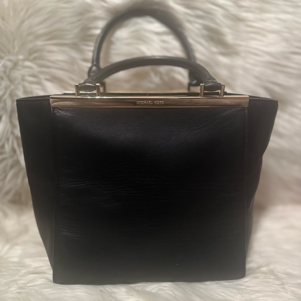 Micheal Kors Leather Purse